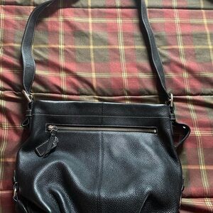 Elegant Black Leather Shoulder Bag